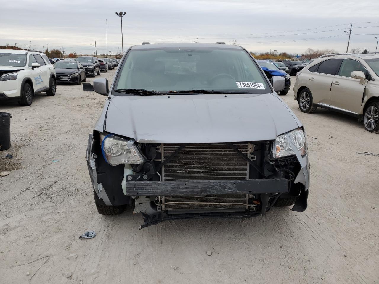 2014 Chrysler Town & Country VIN 2C4RC1BG6ER292944 Copart auction photo, front end / minor dent/scratches damage thumbnail 5