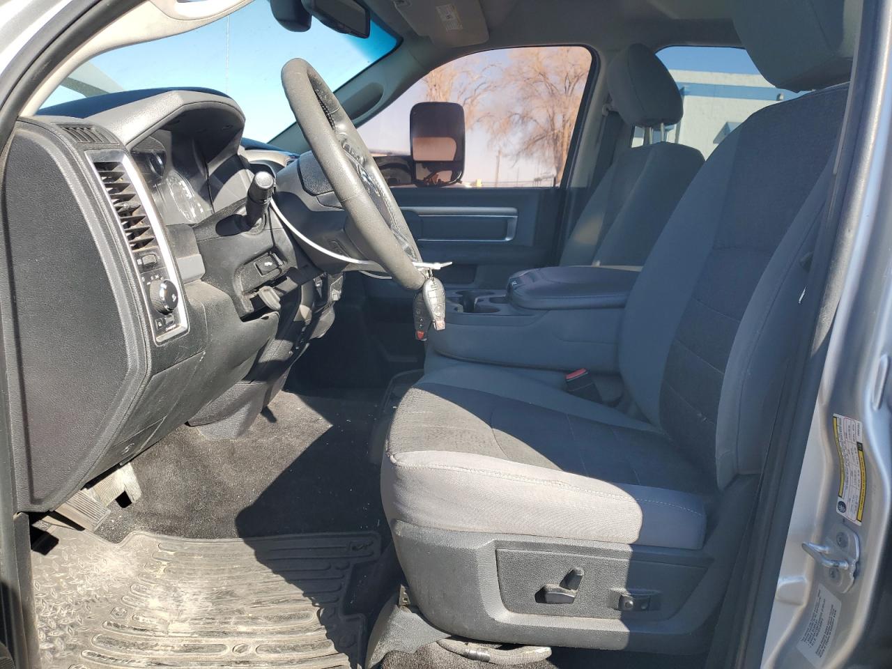 2015 RAM 2500 VIN 3C6UR5DJ4FG501301 Copart auction photo, rear end damage thumbnail 7