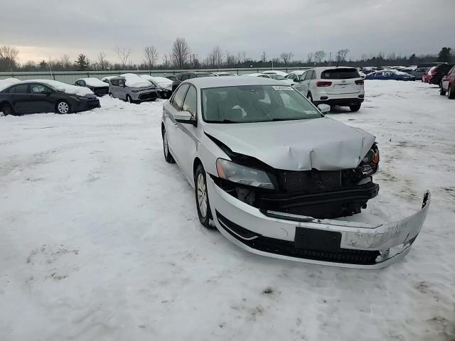 2015 Volkswagen Passat VIN 1VWAT7A3XFC037252 Copart auction photo, front end damage thumbnail 13