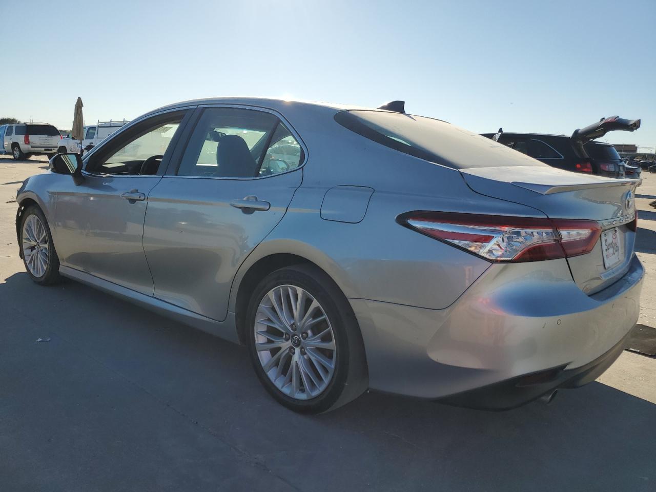 2018 Toyota Camry VIN 4T1BZ1HK4JU010577 Copart auction photo, front end damage thumbnail 2