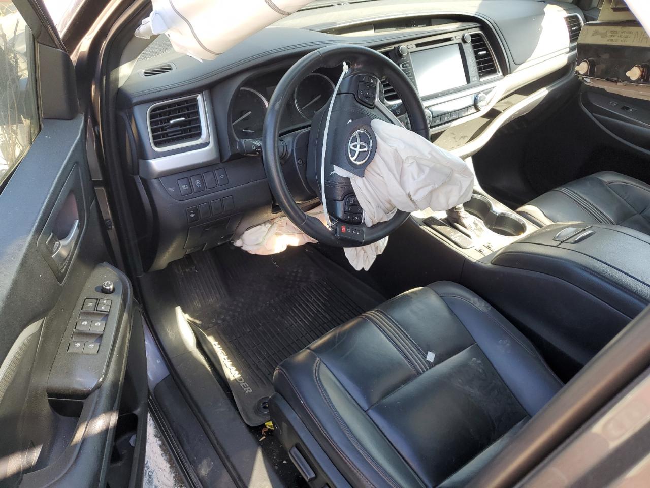 2019 Toyota Highlander VIN 5TDJZRFH1KS571993 Copart auction photo, all over damage thumbnail 8