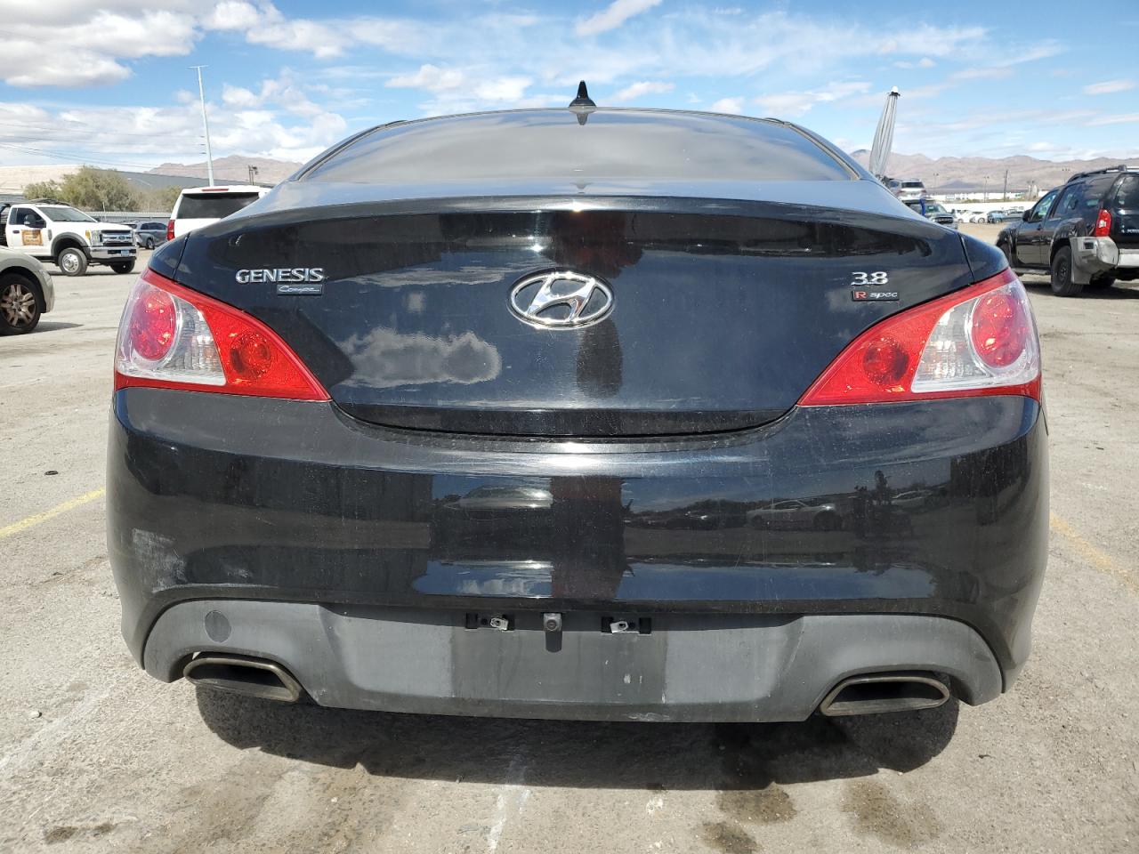 2011 Hyundai Genesis VIN KMHHU6KH8BU063934 Copart auction photo, vandalism damage thumbnail 6