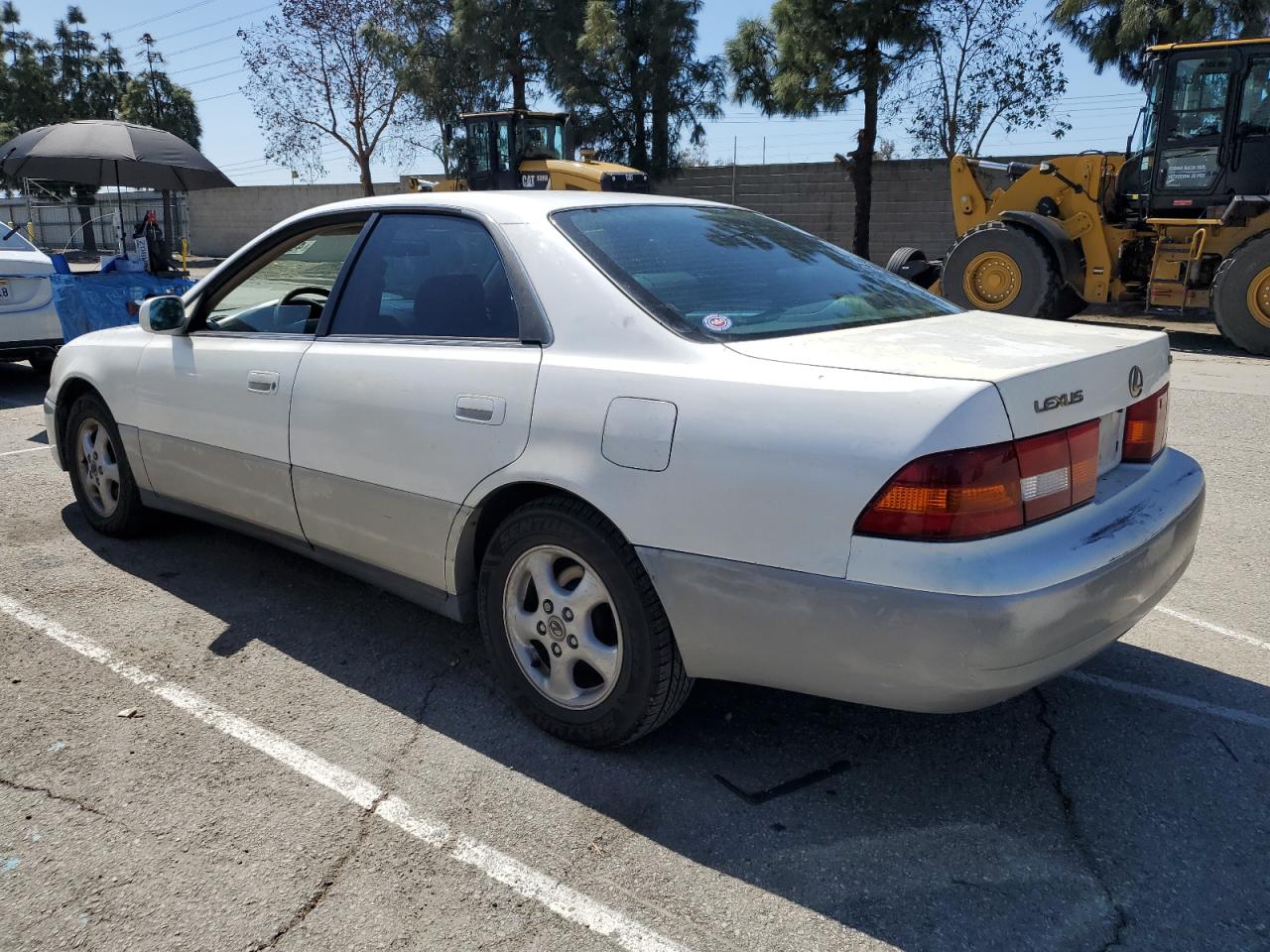 1998 Lexus ES VIN JT8BF28G8W5013500 Copart auction photo, normal wear damage thumbnail 2