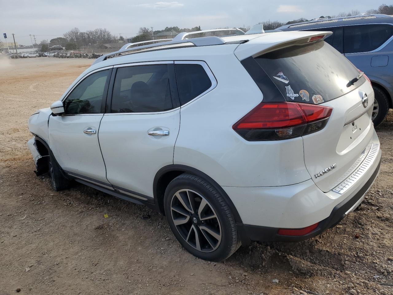 2017 Nissan Rogue VIN 5N1AT2MT5HC756229 Copart auction photo, front end / side damage thumbnail 2