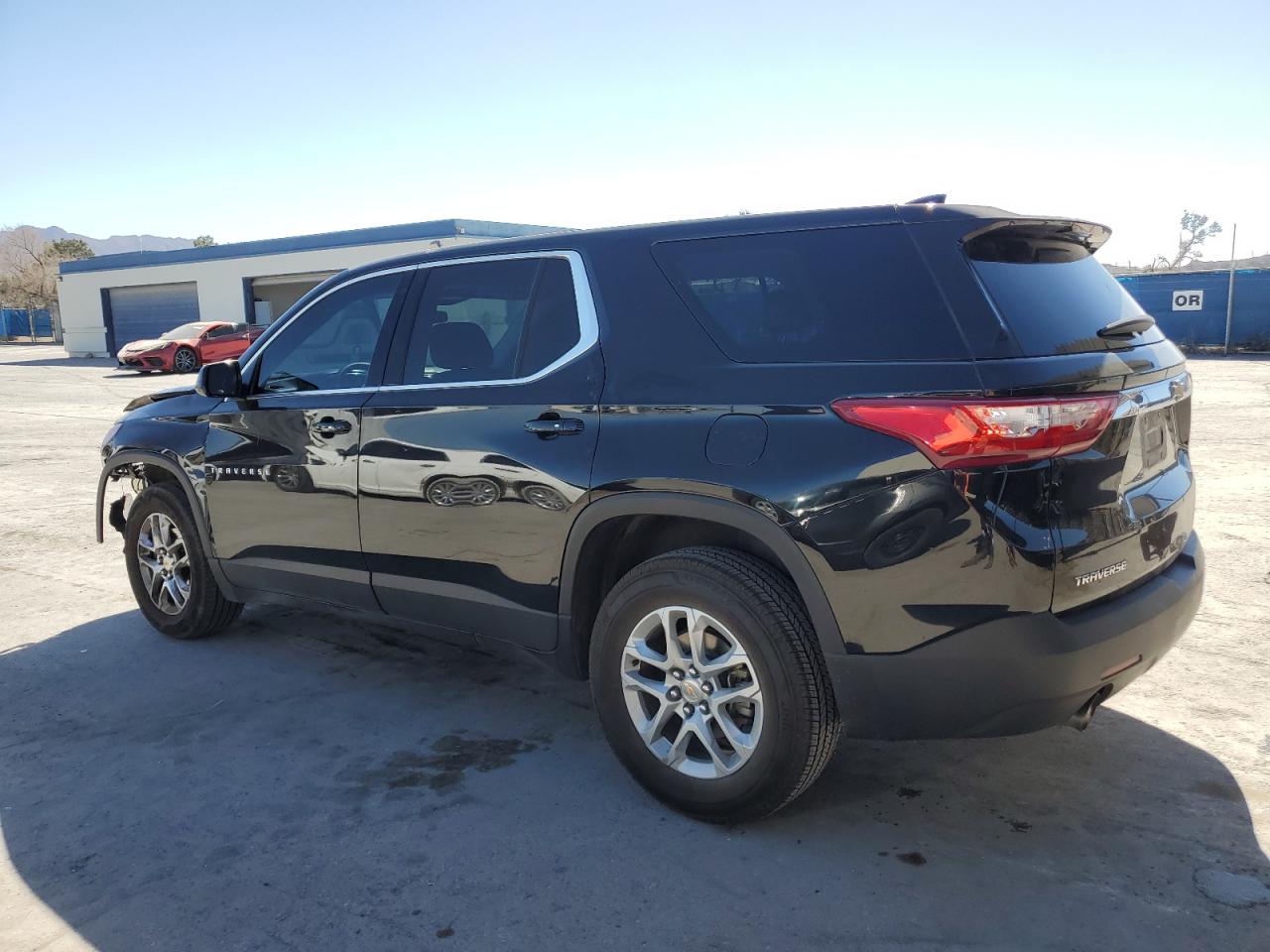 2020 Chevrolet Traverse VIN 1GNERFKWXLJ201717 Copart auction photo, front end / minor dent/scratches damage thumbnail 2