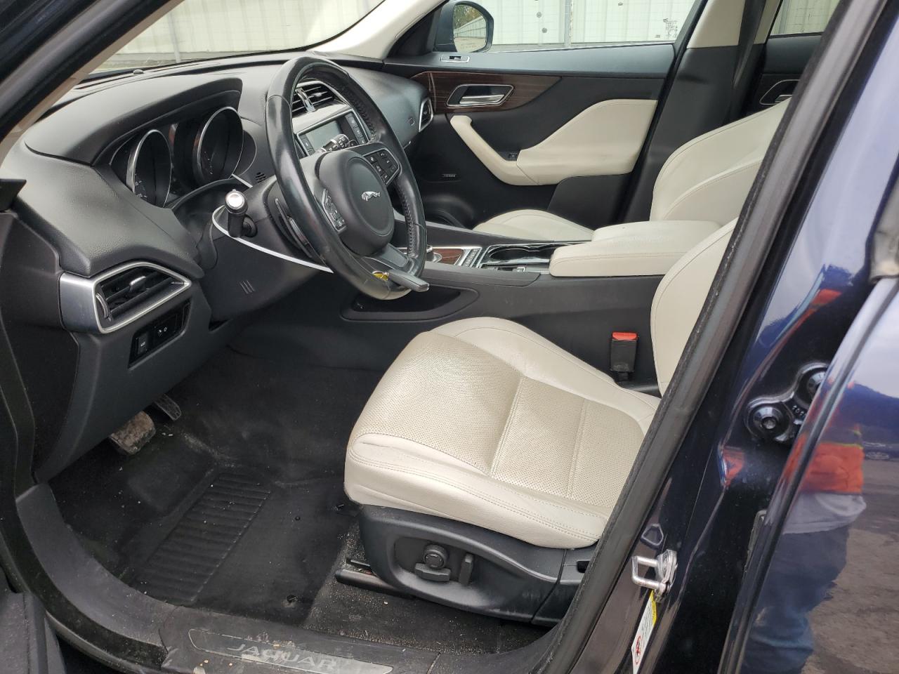 2017 Jaguar F-Pace VIN SADCK2BV7HA071976 Copart auction photo, front end / minor dent/scratches damage thumbnail 7