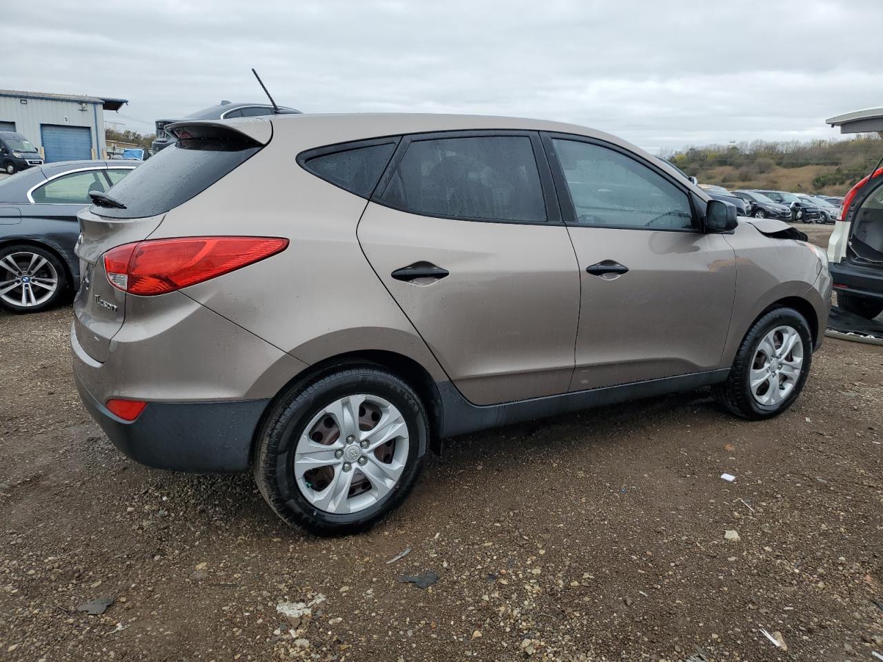 2011 Hyundai Tucson VIN KM8JT3AB1BU160604 Copart auction photo, front end damage thumbnail 3