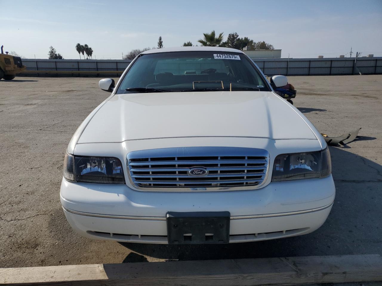 1998 Ford Crown Victoria VIN 2FAFP73W7WX100837 Copart auction photo, rear end damage thumbnail 5