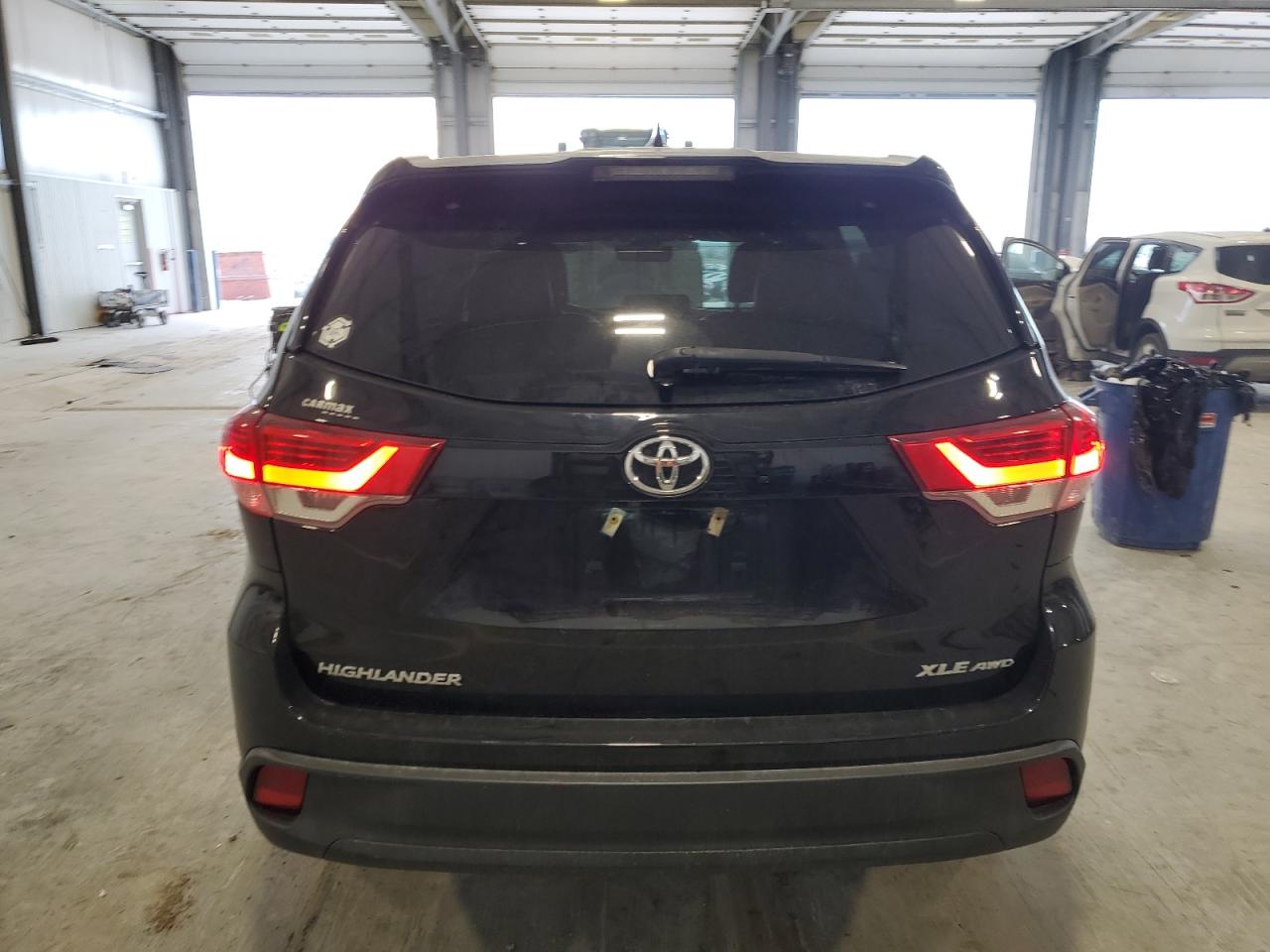2017 Toyota Highlander VIN 5TDJZRFH0HS387881 Copart auction photo, all over damage thumbnail 6