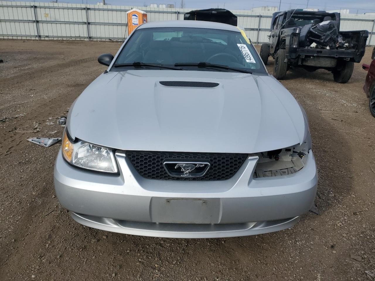 2000 Ford Mustang VIN 1FAFP42X6YF295806 Copart auction photo, front end / minor dent/scratches damage thumbnail 5