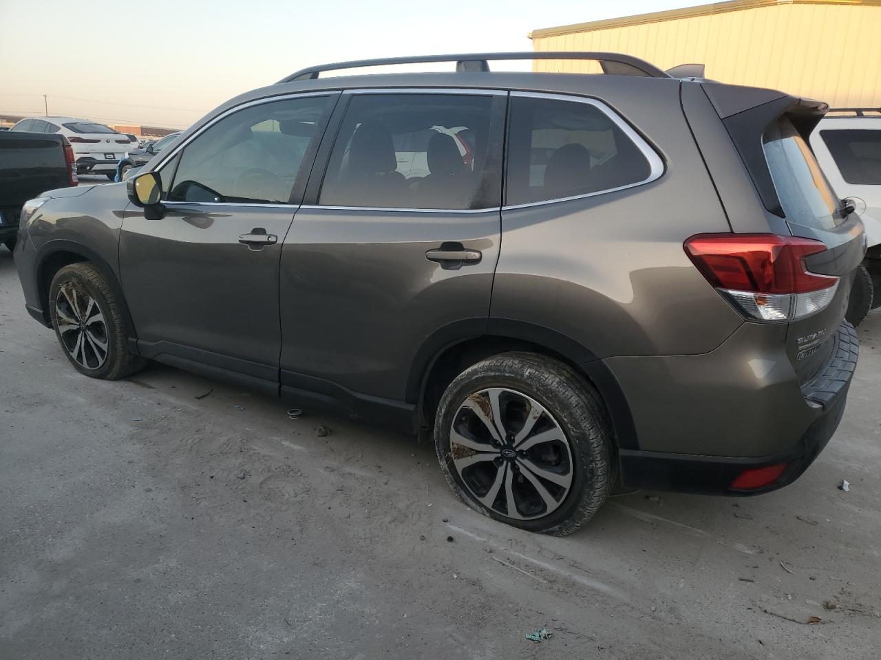 2020 Subaru Forester VIN JF2SKAUCXLH581690 Copart auction photo, side / front end damage thumbnail 2