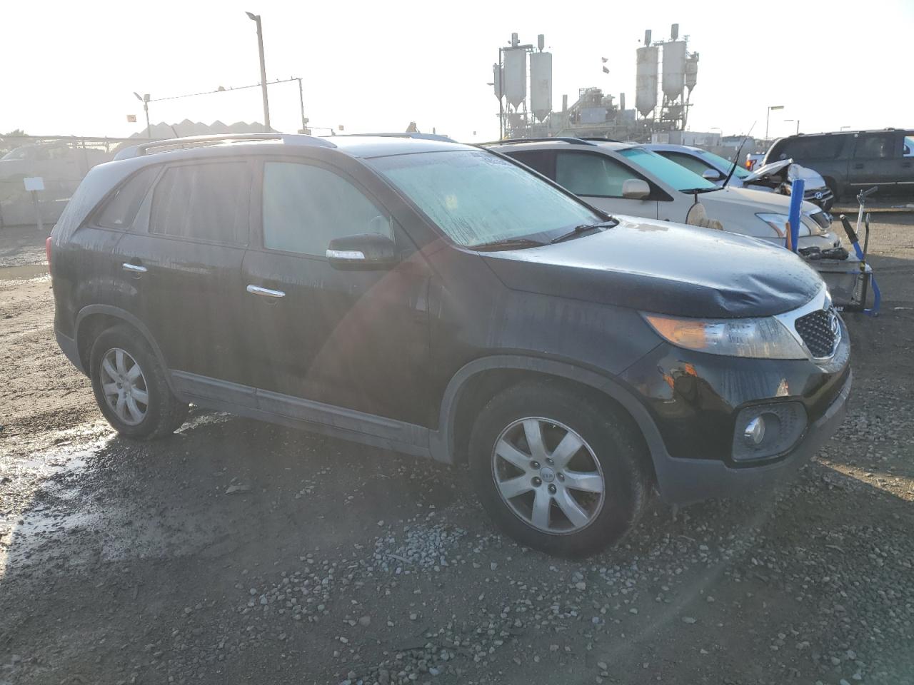 2013 KIA Sorento VIN 5XYKT3A63DG414054 Copart auction photo, top/roof / front end damage thumbnail 4