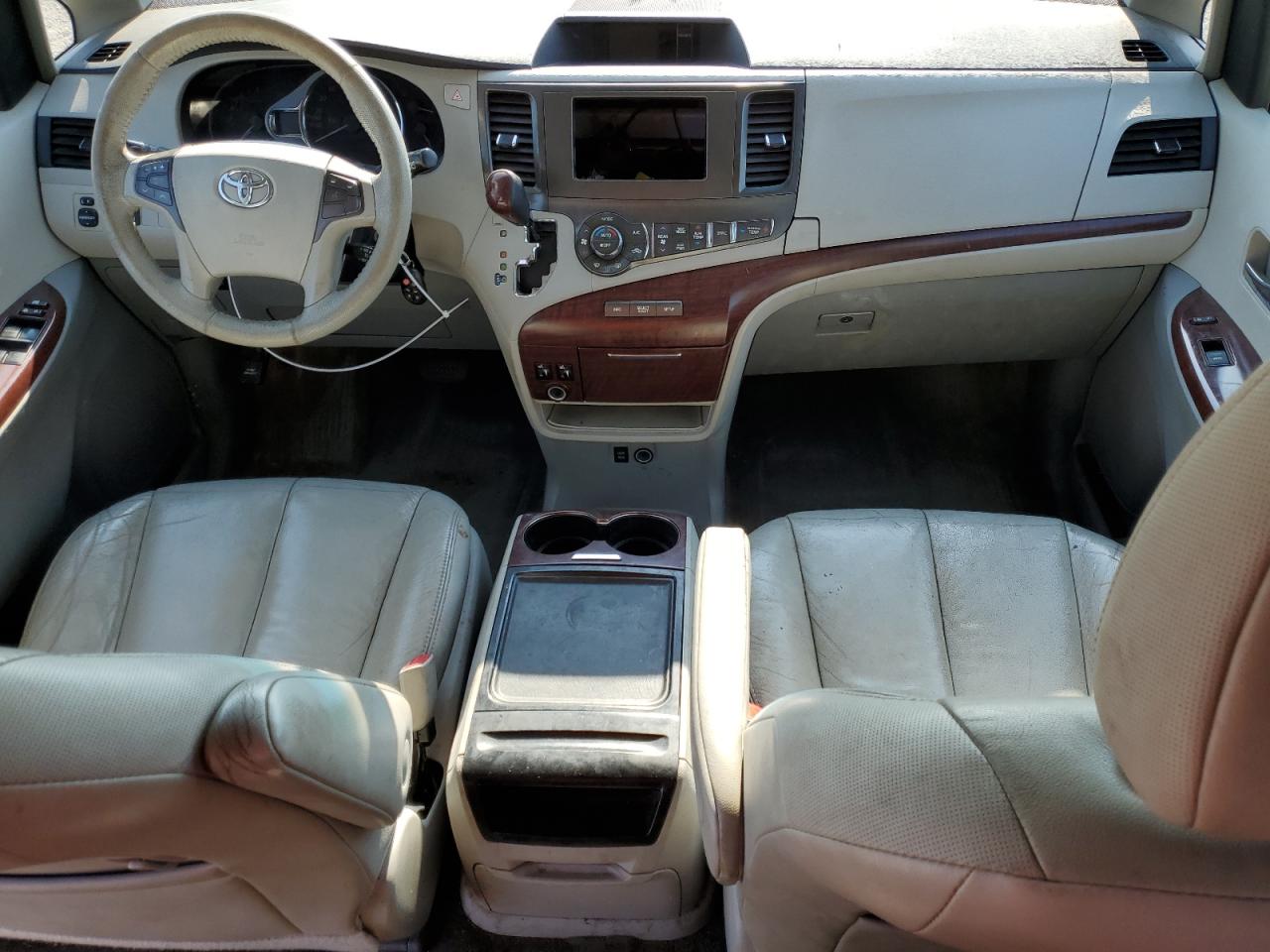2013 Toyota Sienna VIN 5TDYK3DC3DS300363 Copart auction photo, front end damage thumbnail 8
