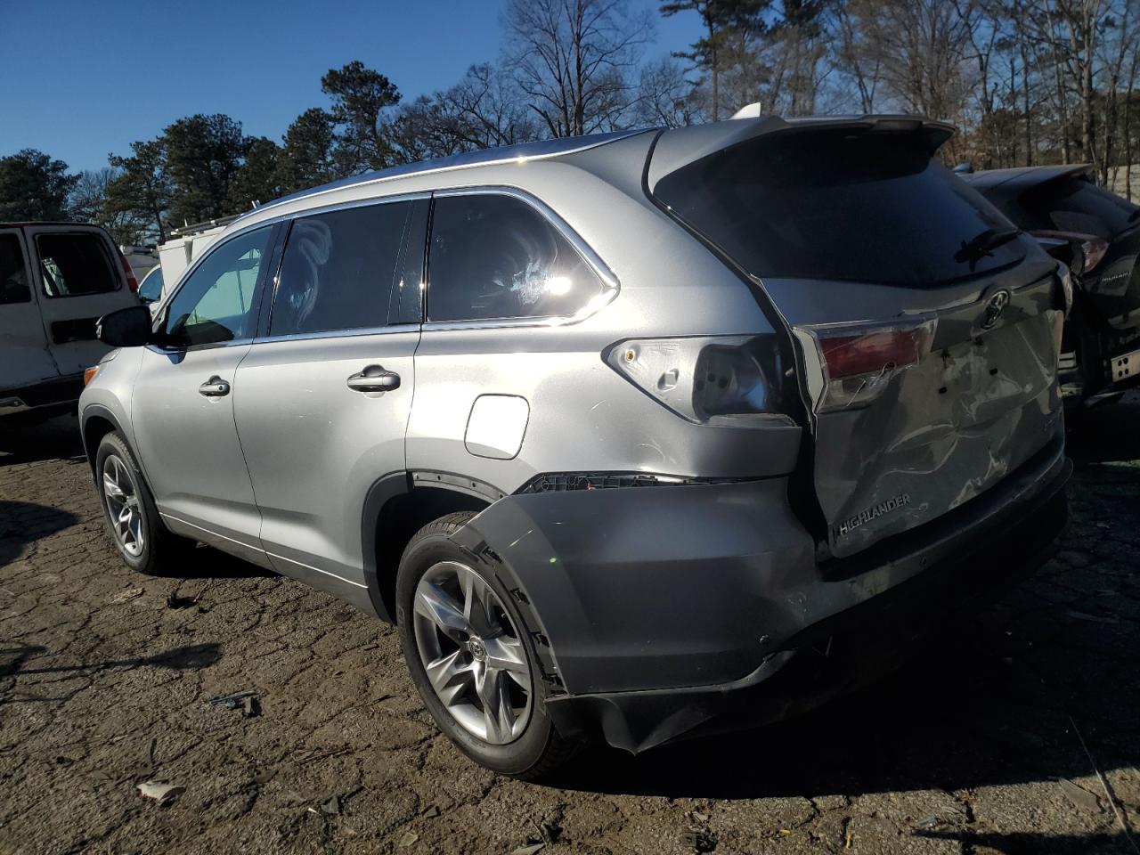 2015 Toyota Highlander VIN 5TDDKRFH1FS217690 Copart auction photo, rear end damage thumbnail 2