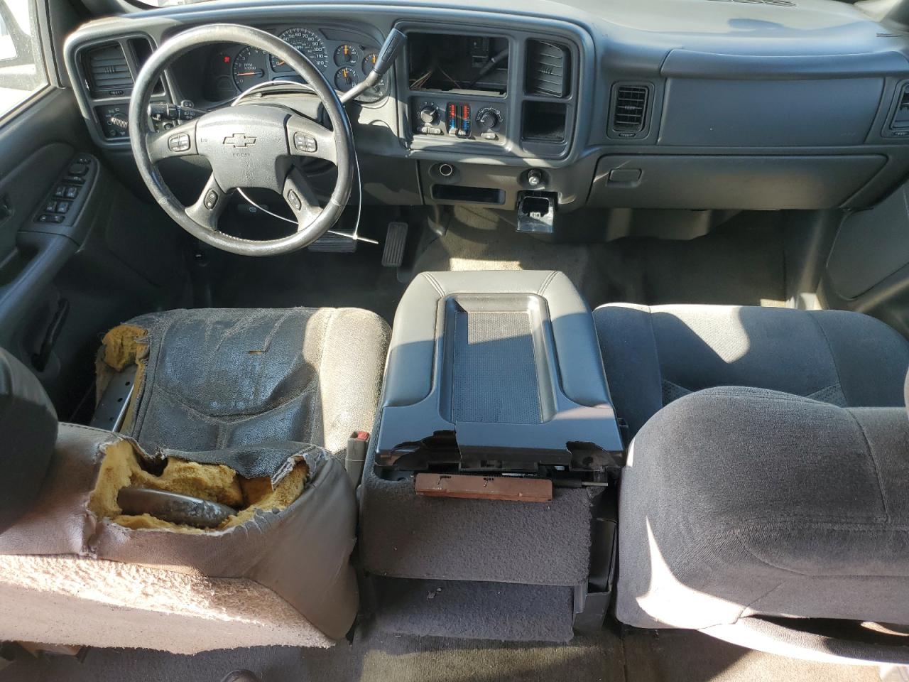 2005 Chevrolet Silverado VIN 2GCEC13T751321974 Copart auction photo, minor dent/scratches damage thumbnail 8