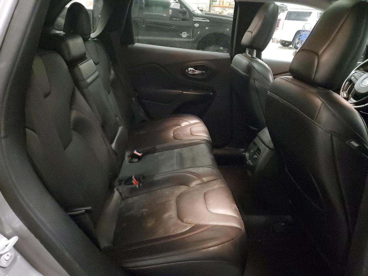 2019 Jeep Cherokee VIN 1C4PJMBX8KD372162 Copart auction photo, front end damage thumbnail 11