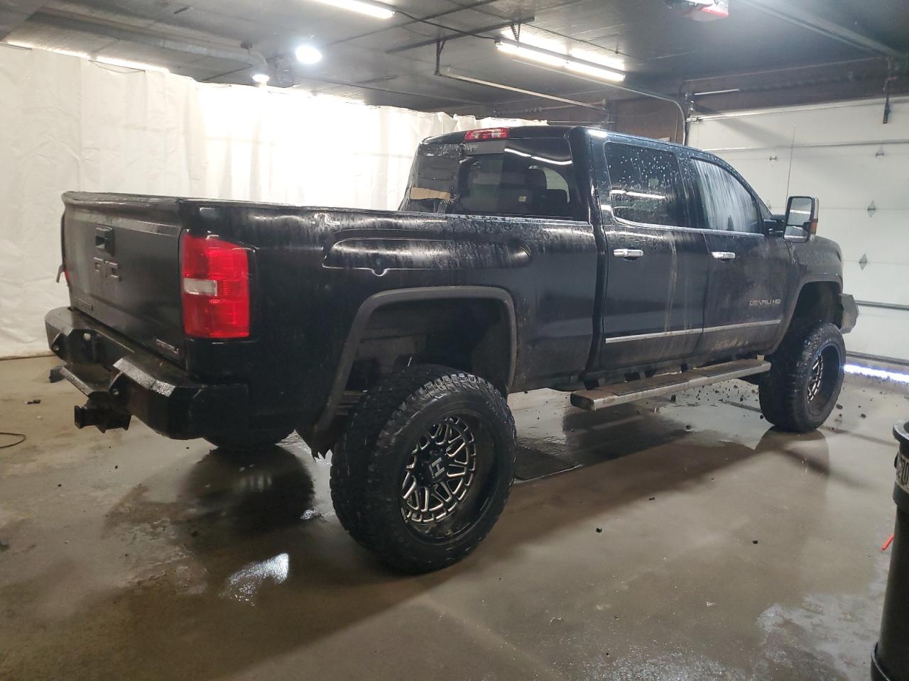 2018 GMC Sierra VIN 1GT12UEY2JF179063 Copart auction photo, rollover damage thumbnail 3