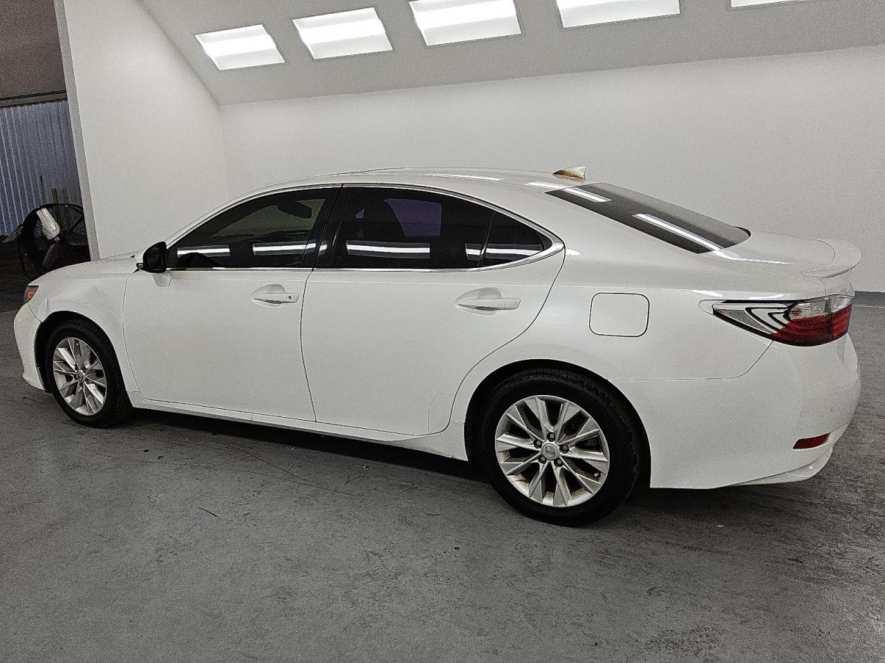 2015 Lexus ES VIN JTHBW1GG8F2090154 Copart auction photo, side / mechanical damage thumbnail 2