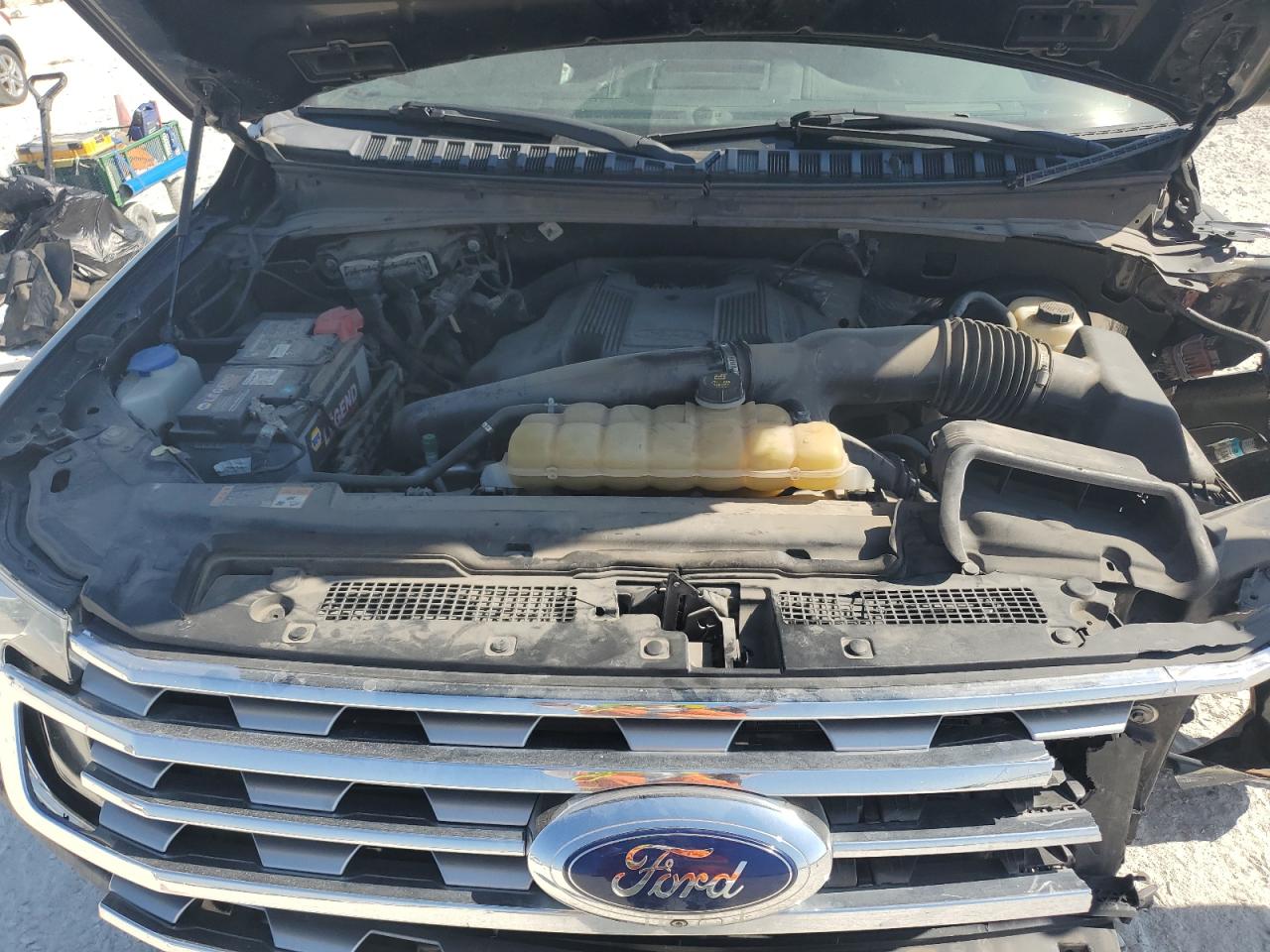2018 Ford Expedition VIN 1FMJK1KT3JEA62455 Copart auction photo, front end / minor dent/scratches damage thumbnail 12