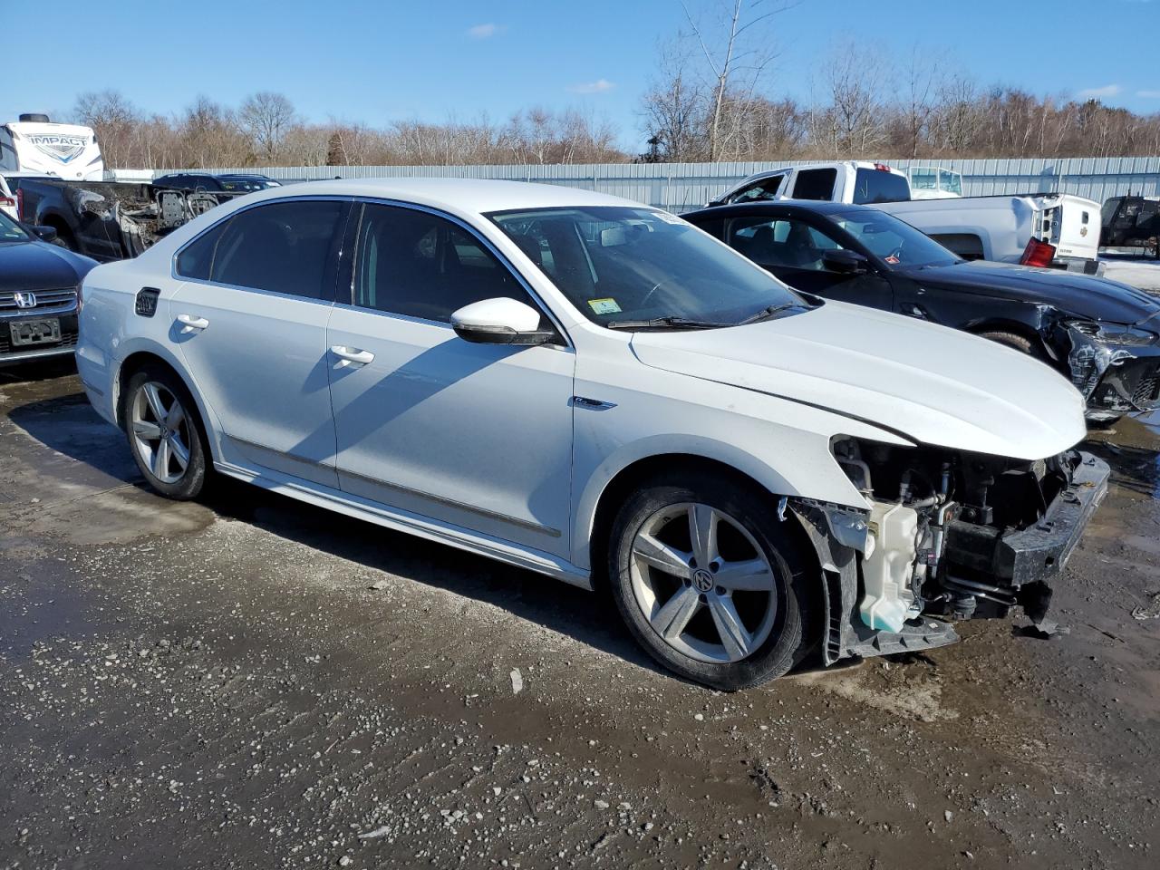 2017 Volkswagen Passat VIN 1VWDT7A3XHC035601 Copart auction photo, front end / minor dent/scratches damage thumbnail 4