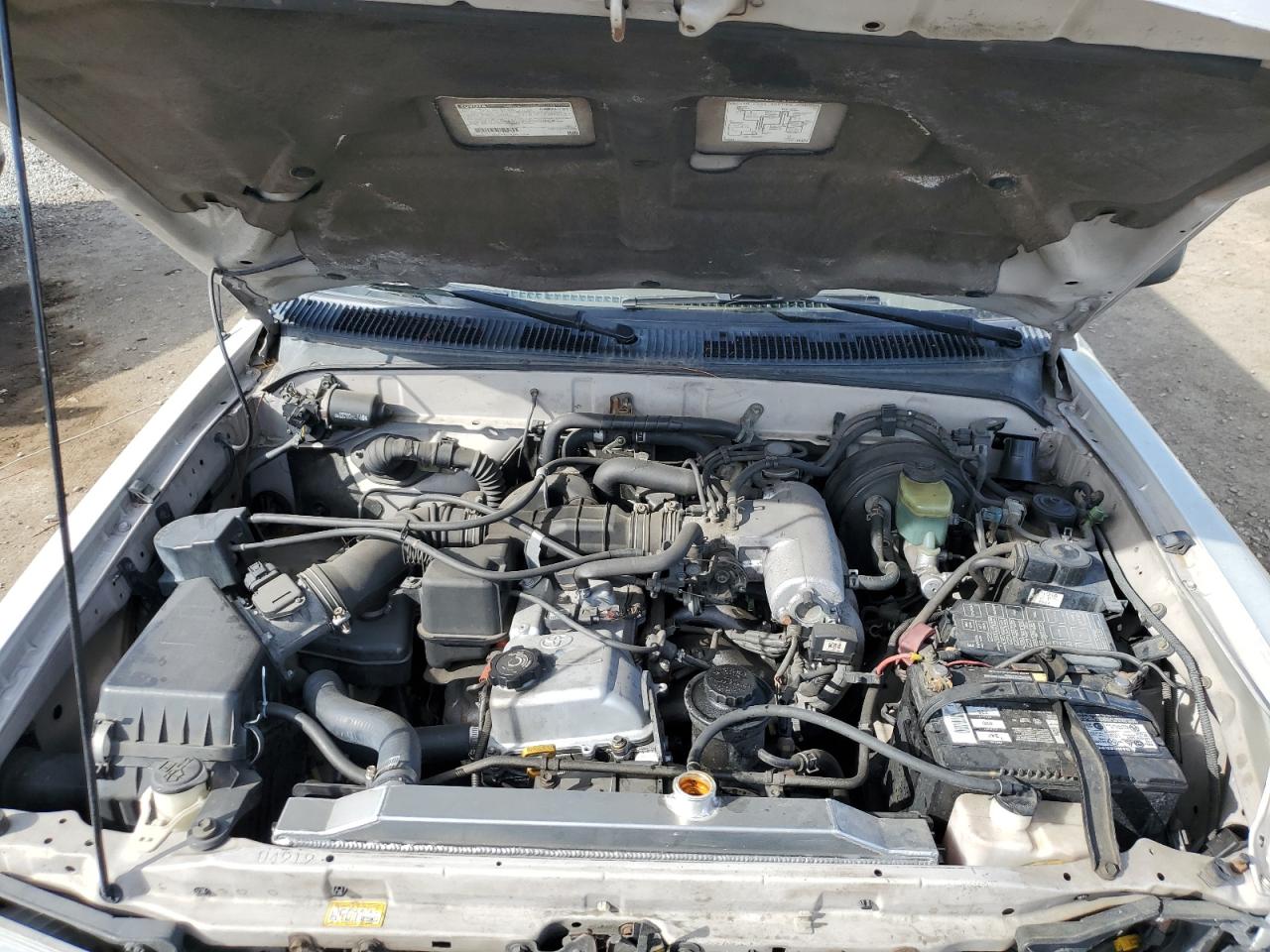 2000 Toyota 4Runner VIN JT3GM84R7Y0069343 Copart auction photo, front end damage thumbnail 12