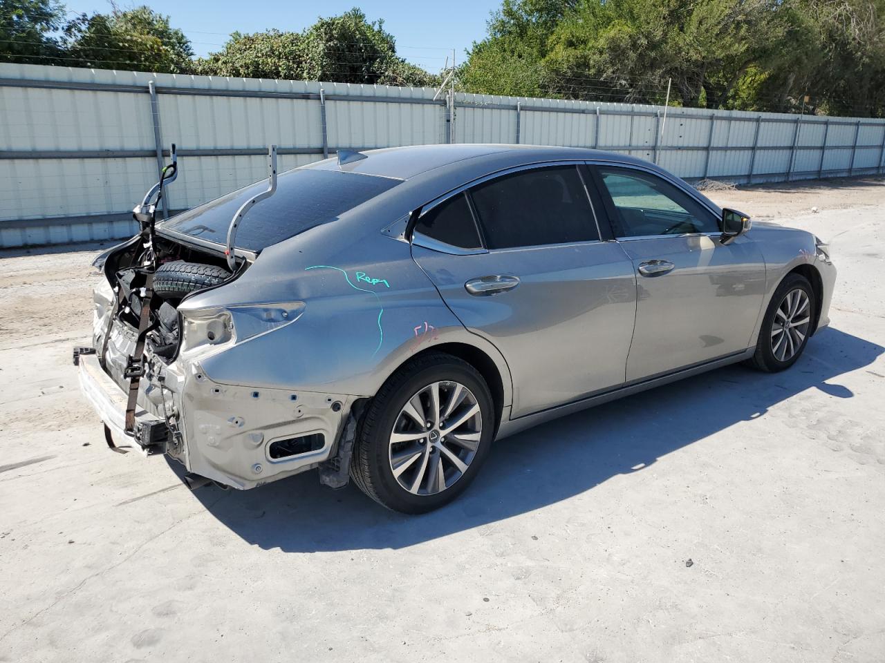 2020 Lexus ES VIN 58ACZ1B16LU064558 Copart auction photo, rear end / minor dent/scratches damage thumbnail 3