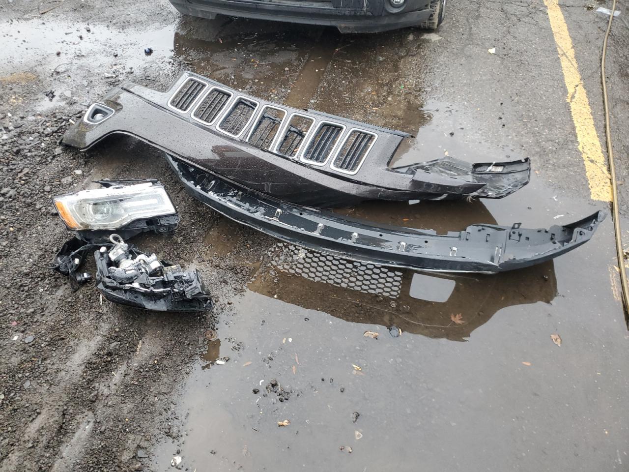 2016 Jeep Grand Cherokee VIN 1C4RJFBG2GC495974 Copart auction photo, front end damage thumbnail 13