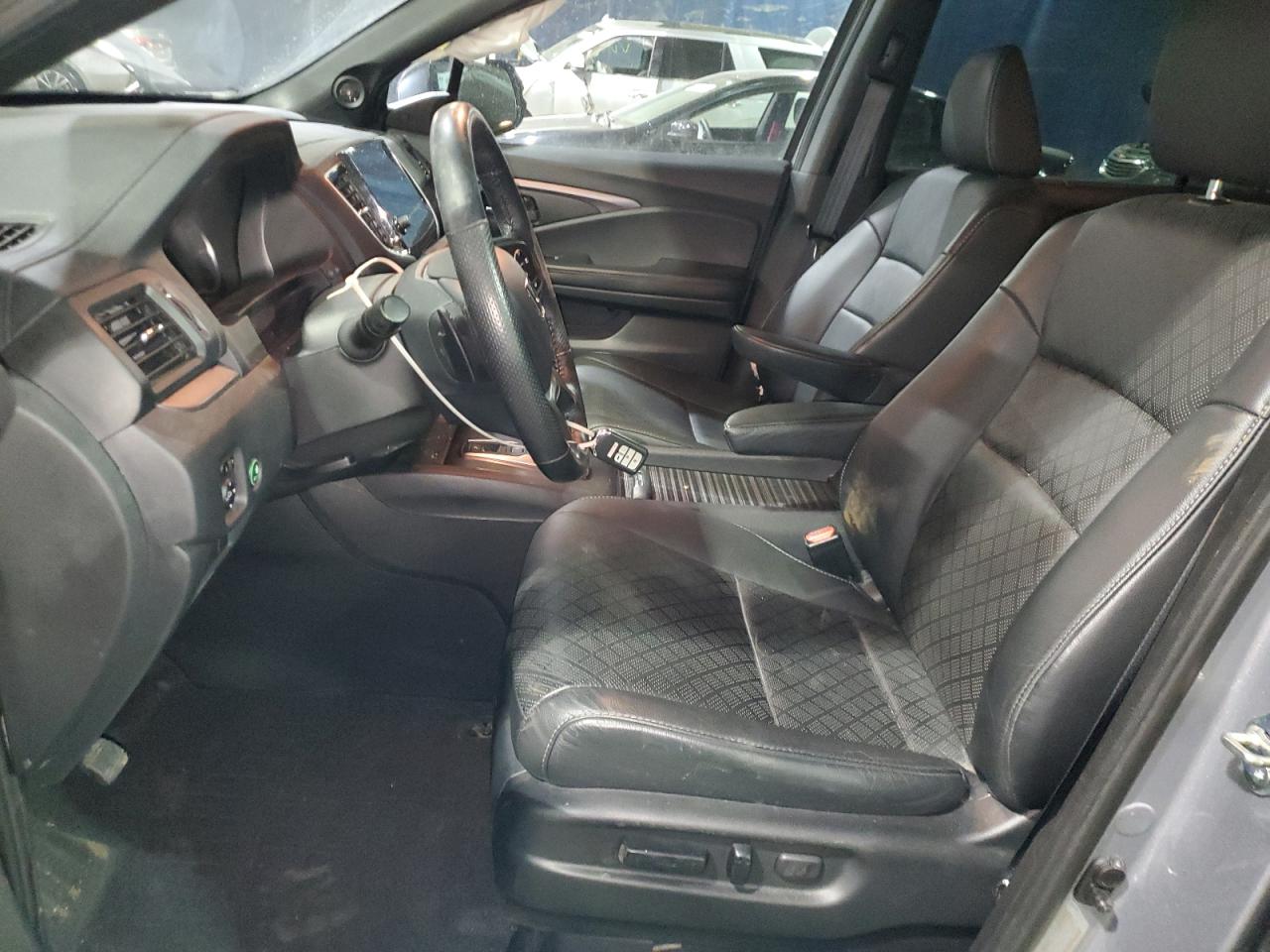 2019 Honda Passport VIN 5FNYF8H58KB027144 Copart auction photo, front end damage thumbnail 7