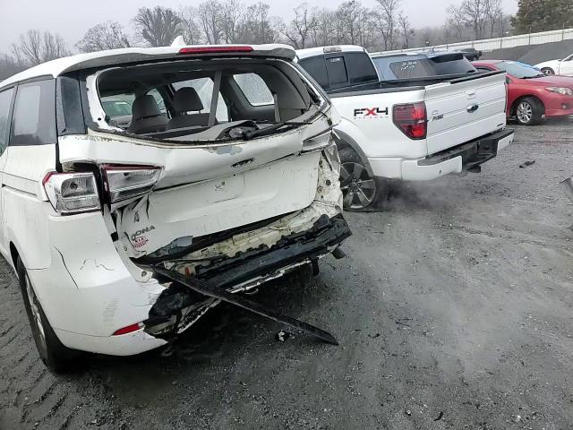 2016 KIA Sedona VIN KNDMA5C19G6173944 Copart auction photo, rear end damage thumbnail 11