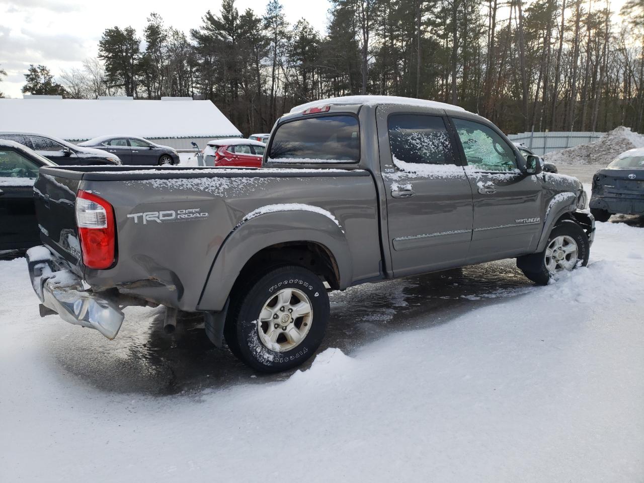 2005 Toyota Tundra VIN 5TBDT44185S473547 Copart auction photo, front end / rear end damage thumbnail 3