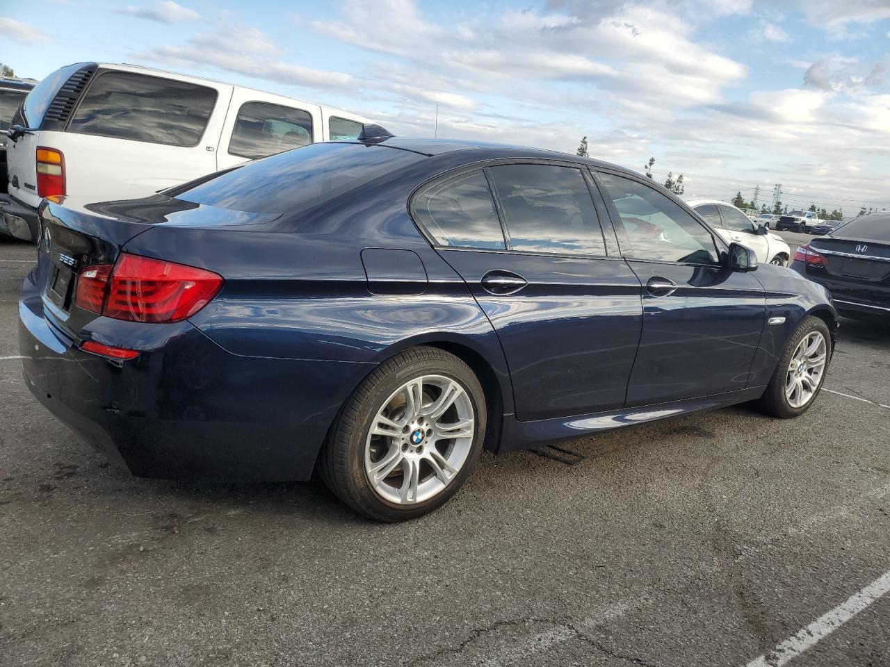 2013 BMW 5er VIN WBAXG5C52DDY30893 Copart auction photo, front end damage thumbnail 3