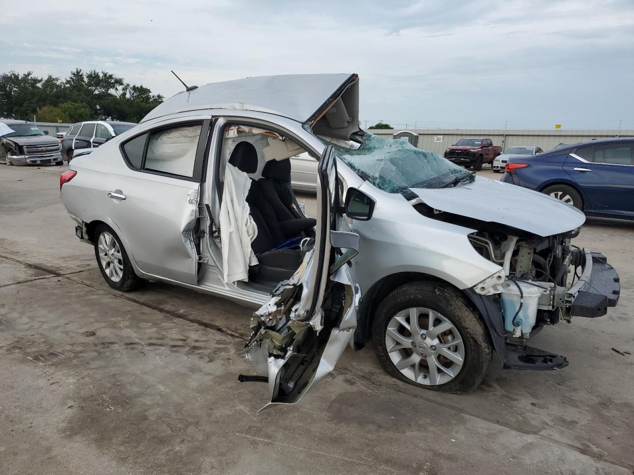 2018 Nissan Versa VIN 3N1CN7APXJL833055 Copart auction photo, all over damage thumbnail 4