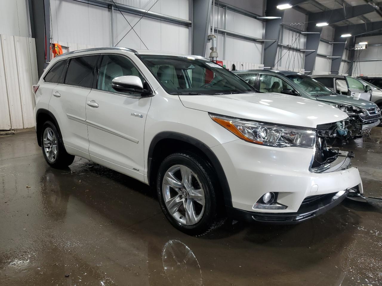 2016 Toyota Highlander VIN 5TDDCRFH1GS015110 Copart auction photo, front end damage thumbnail 4