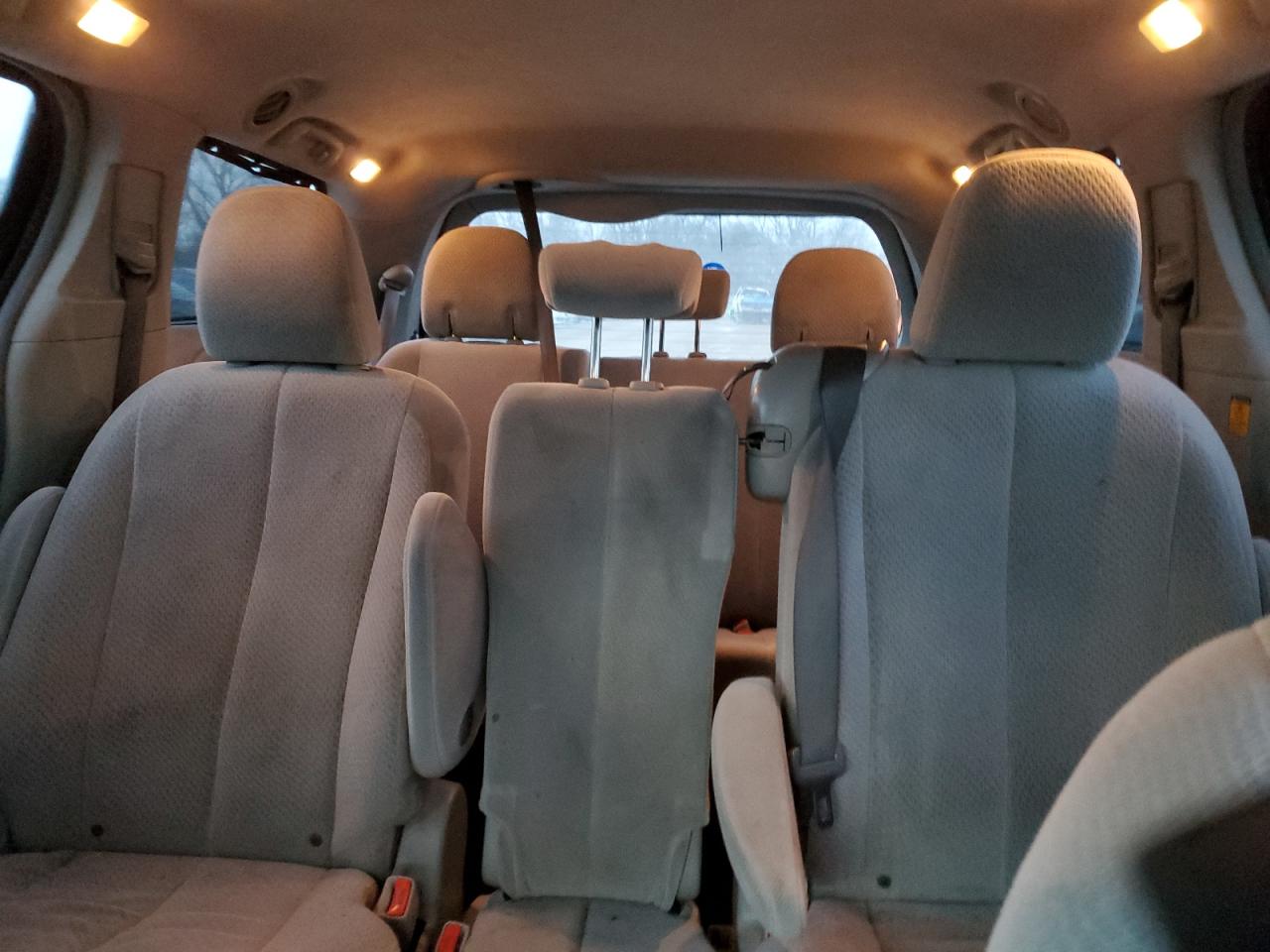 2011 Toyota Sienna VIN 5TDKK3DC8BS063047 Copart auction photo, front end damage thumbnail 10