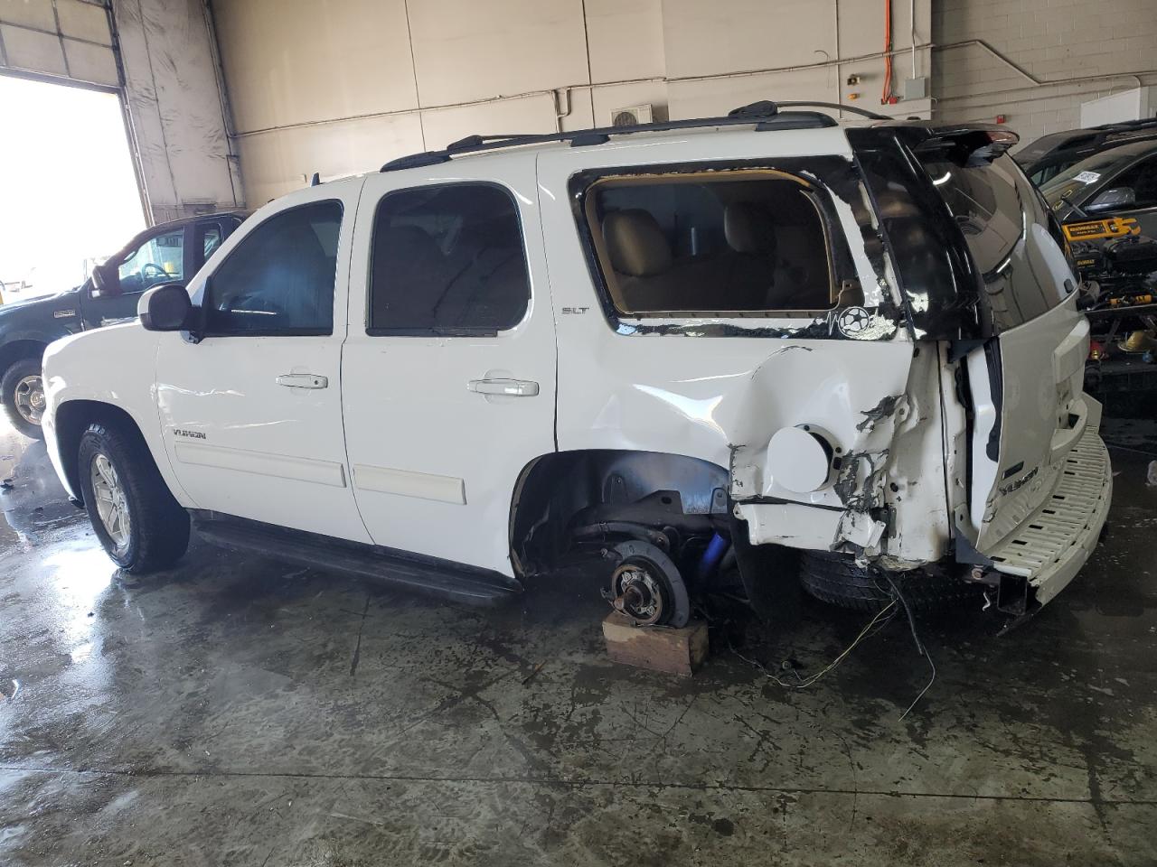 2011 GMC Yukon VIN 1GKS1CE06BR298945 Copart auction photo, rear end damage thumbnail 2