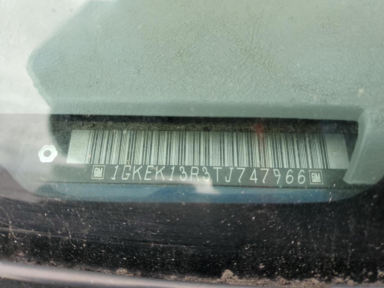1996 GMC Yukon VIN 1GKEK13R3TJ747966 Copart auction photo, all over damage thumbnail 15