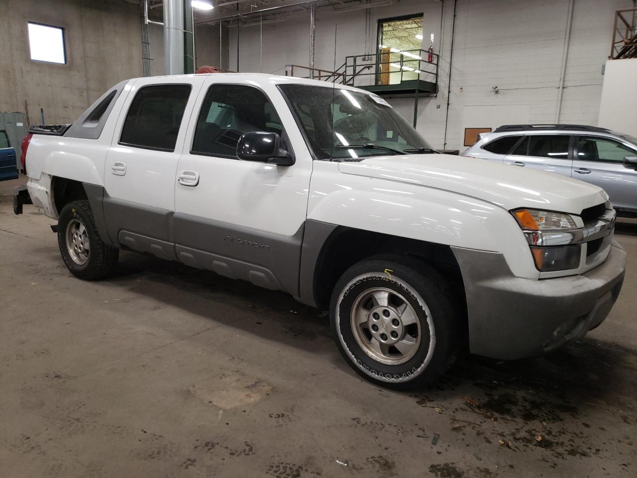 2002 Chevrolet Avalanche VIN 3GNEC13T52G283591 Copart auction photo, all over / vandalism damage thumbnail 4