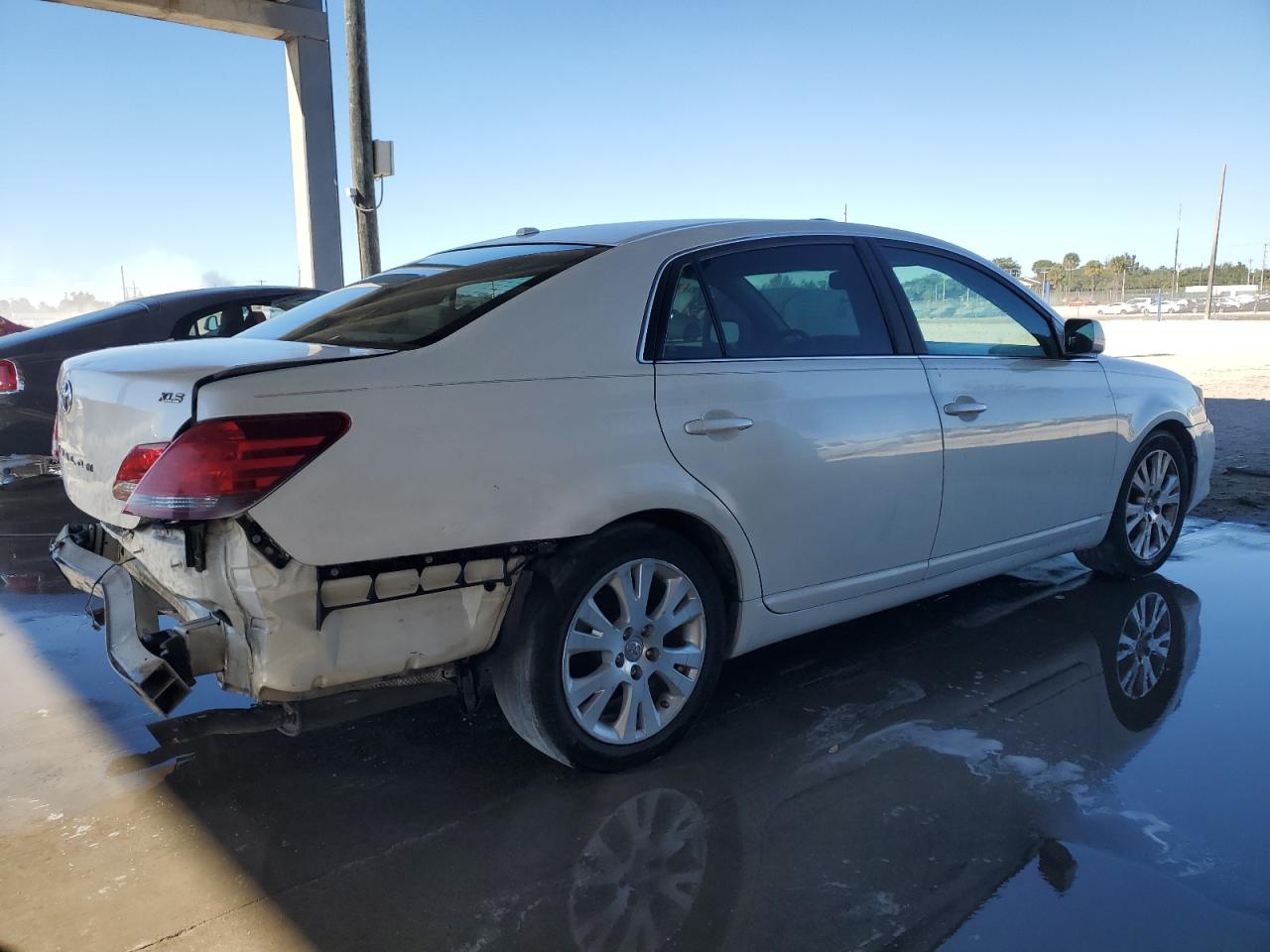 2009 Toyota Avalon VIN 4T1BK36B29U349062 Copart auction photo, rear end / minor dent/scratches damage thumbnail 3