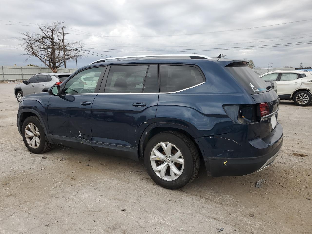 2018 Volkswagen Atlas VIN 1V2AR2CA9JC588635 Copart auction photo, side / rear end damage thumbnail 2