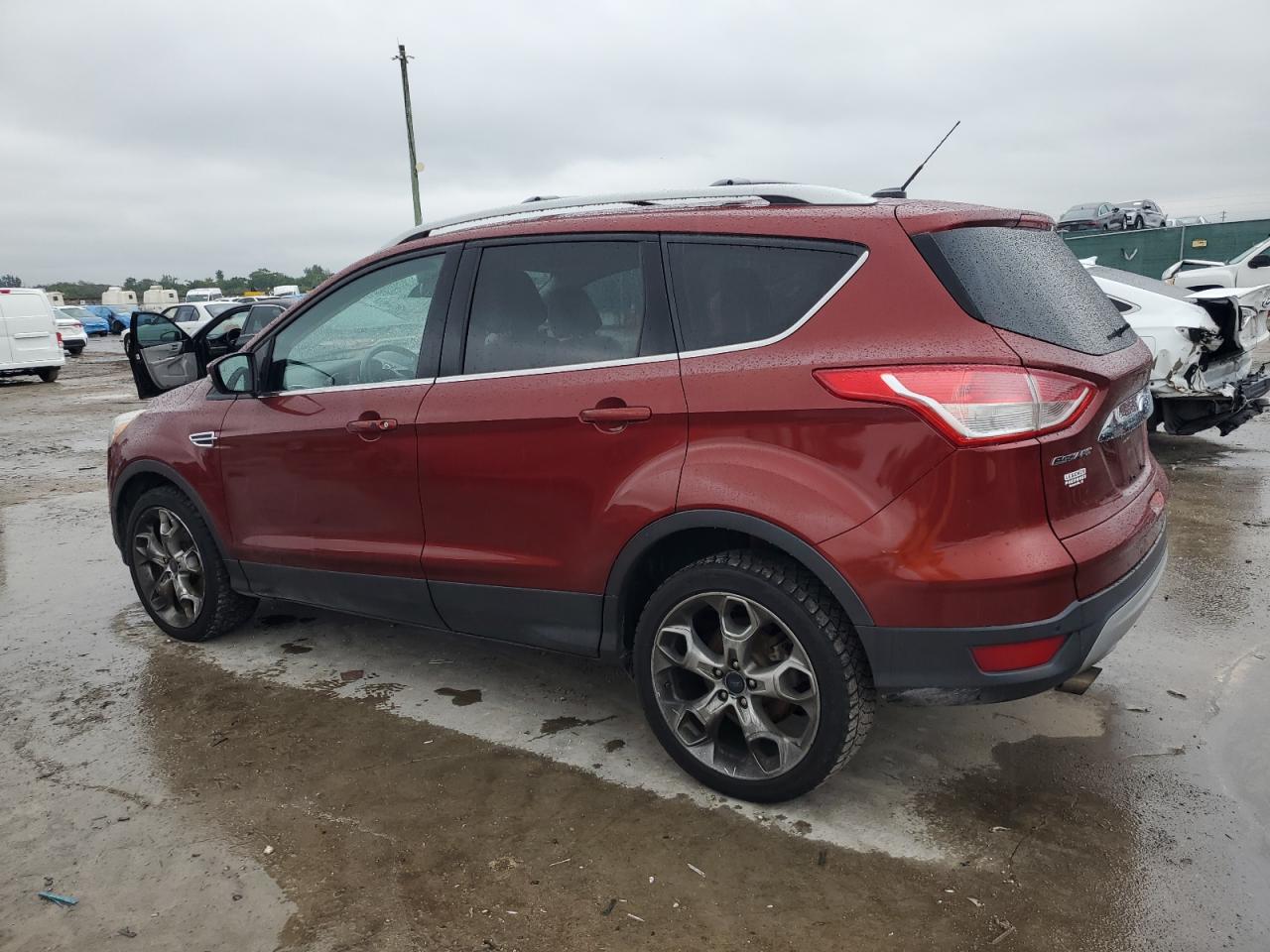 2016 Ford Escape VIN 1FMCU9J94GUB86336 Copart auction photo, front end damage thumbnail 2