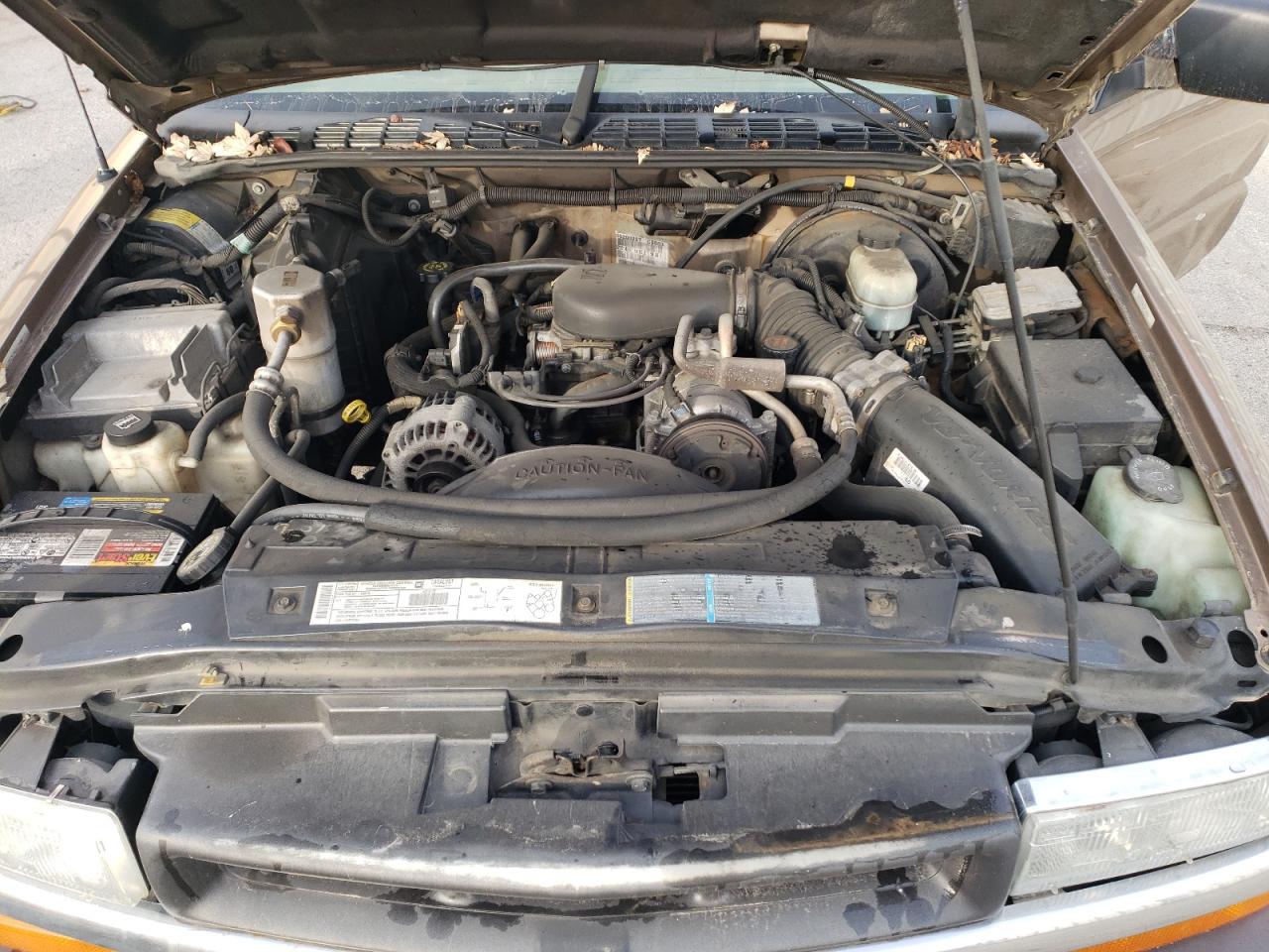 2002 Chevrolet S-10 Pickup VIN 1GCCS19W228114462 Copart auction photo, all over damage thumbnail 12