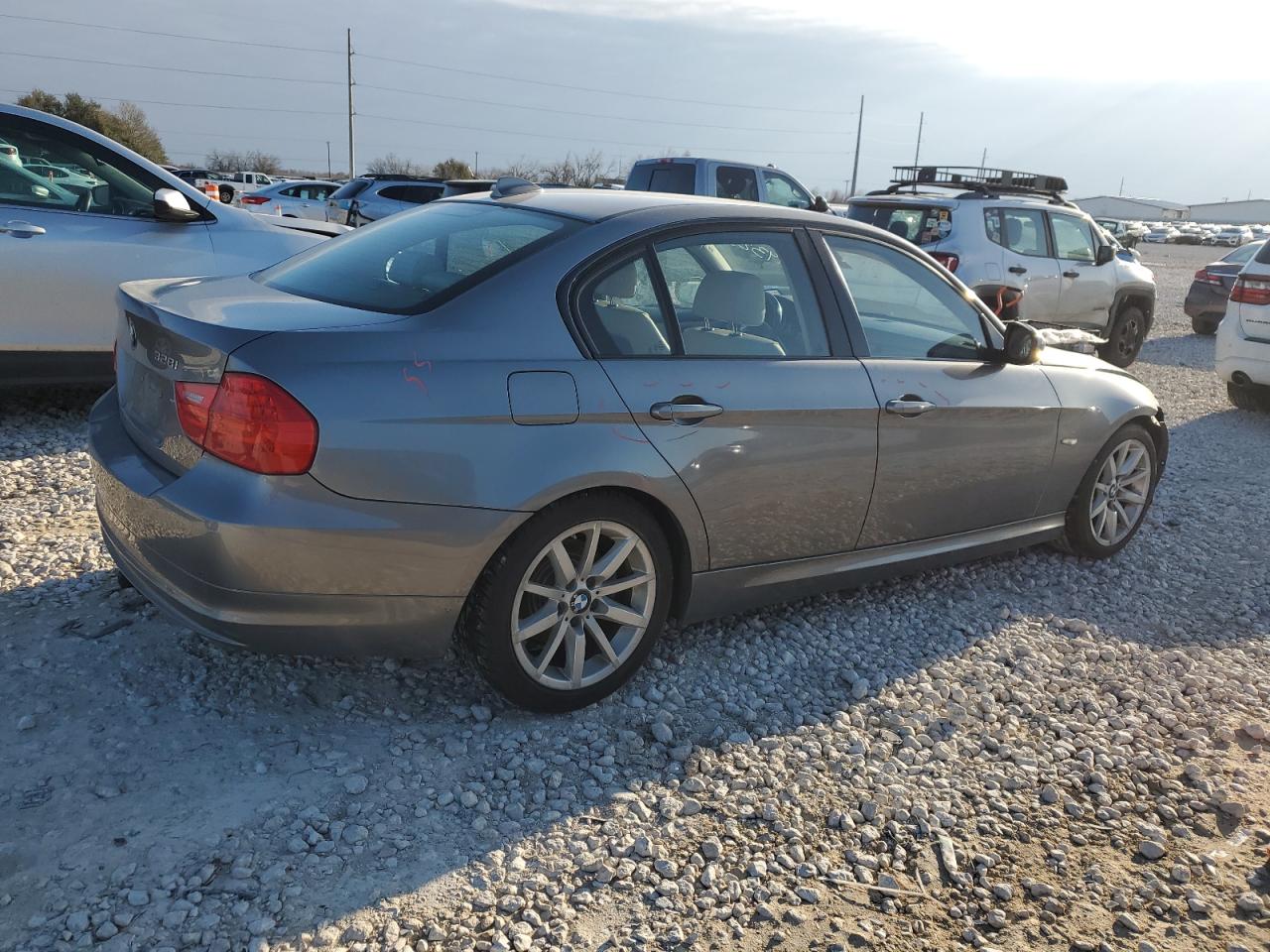 2011 BMW 3er VIN WBAPH7C53BE851378 Copart auction photo, front end damage thumbnail 4