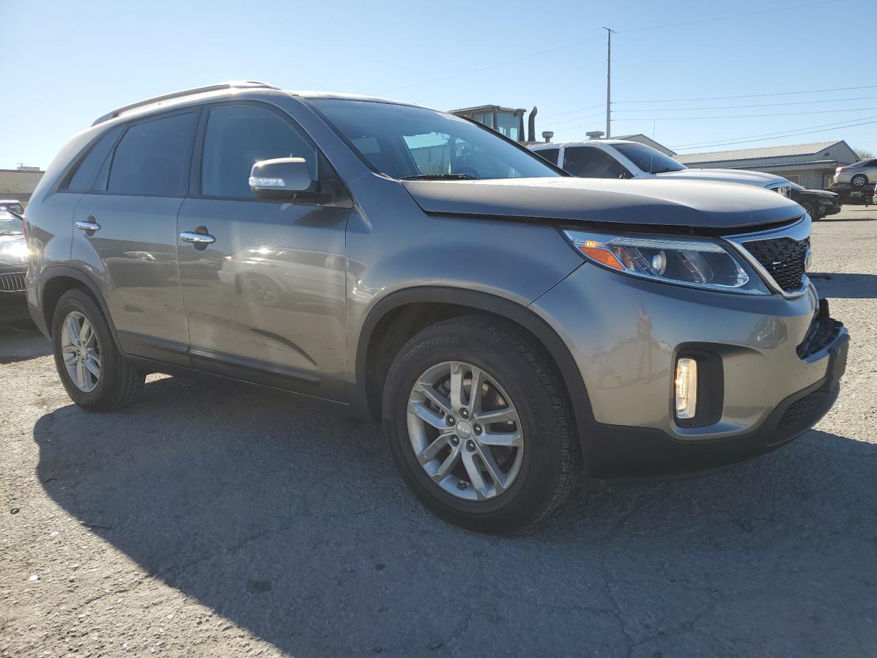 2015 KIA Sorento VIN 5XYKT3A60FG662071 Copart auction photo, front end damage thumbnail 4