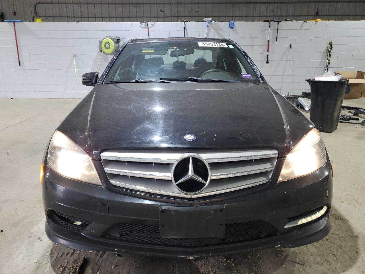 2011 Mercedes-Benz C-klasse VIN WDDGF8BB3BF647377 Copart auction photo, all over damage thumbnail 5