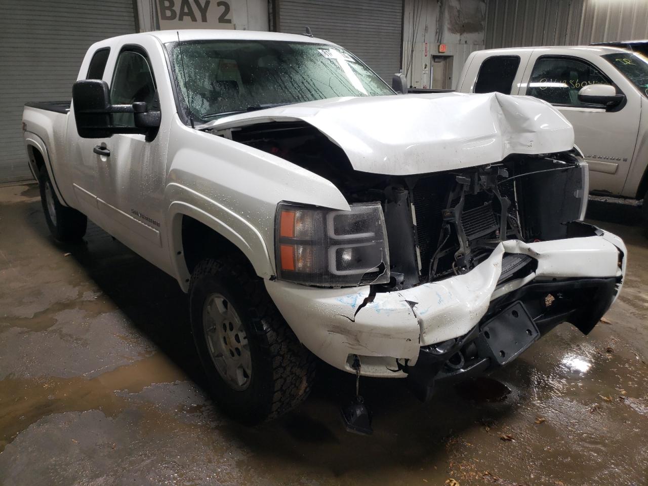 2010 Chevrolet Silverado VIN 1GCSKSE3XAZ126915 Copart auction photo, front end damage thumbnail 4