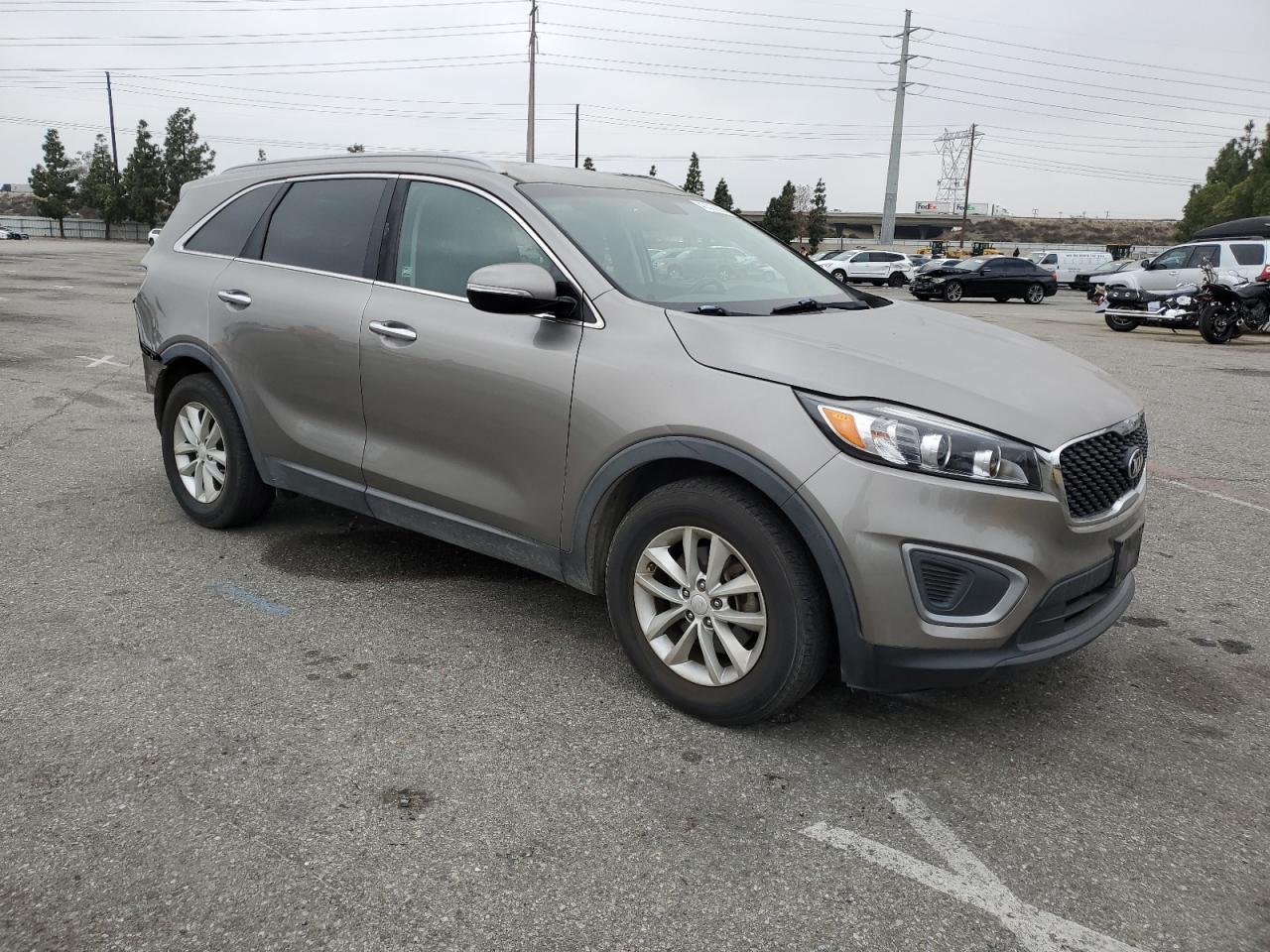 2017 KIA Sorento VIN 5XYPG4A31HG263260 Copart auction photo, rear end damage thumbnail 4