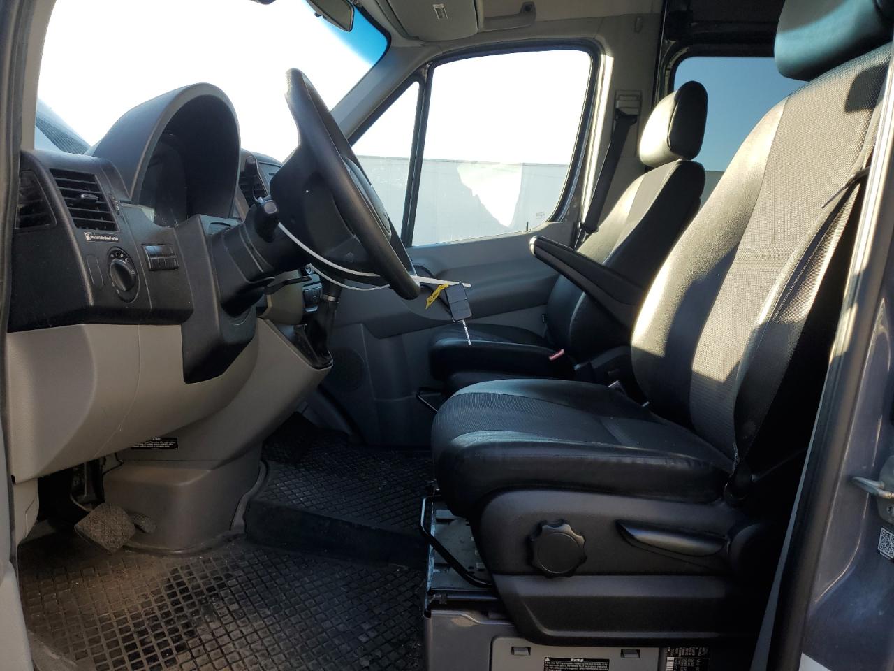 2017 Mercedes-Benz Sprinter VIN WDZFE7CD9HP389548 Copart auction photo, front end / side damage thumbnail 7