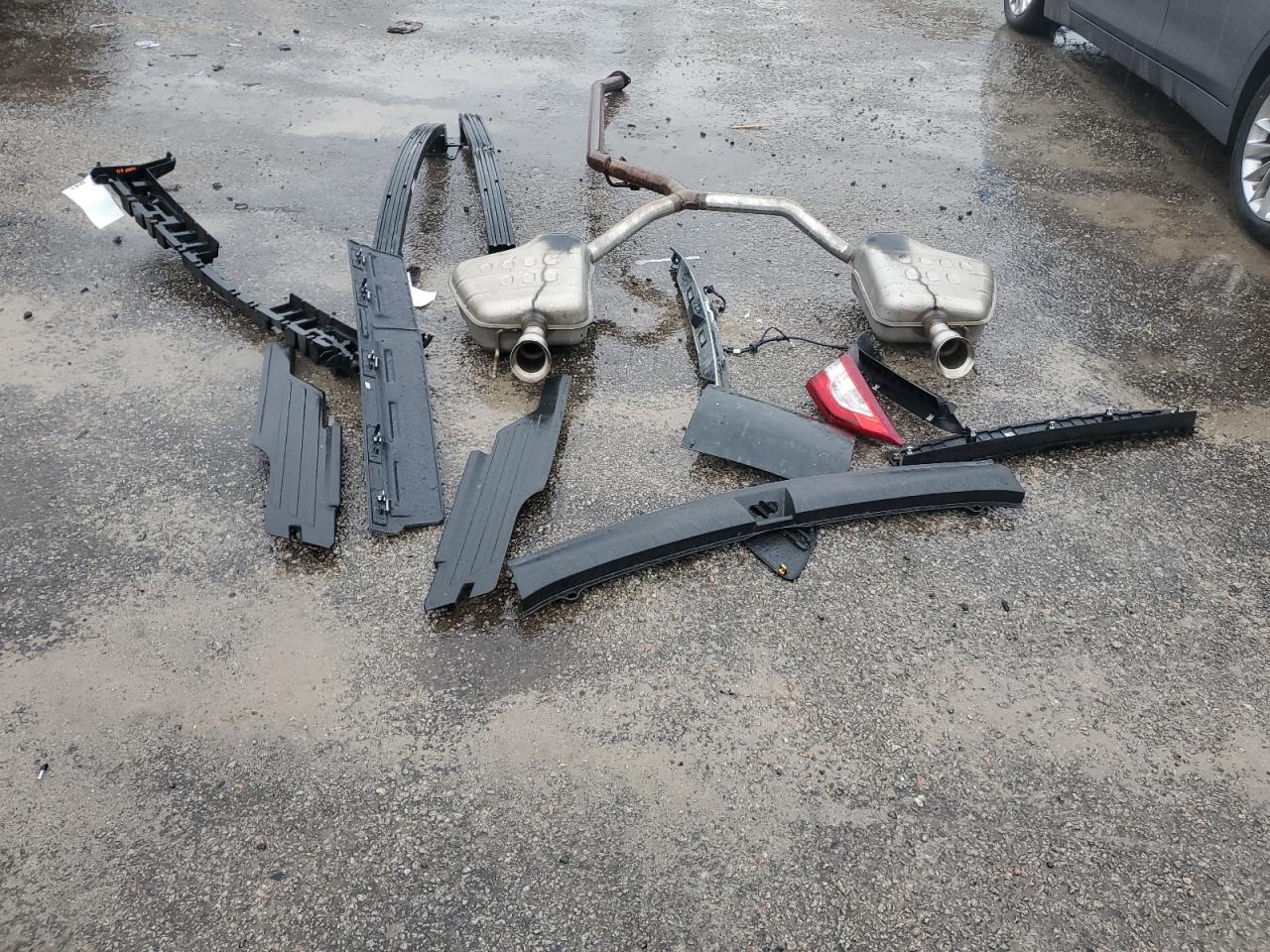 2019 Chevrolet Traverse VIN 1GNERHKW5KJ117279 Copart auction photo, rear end damage thumbnail 15