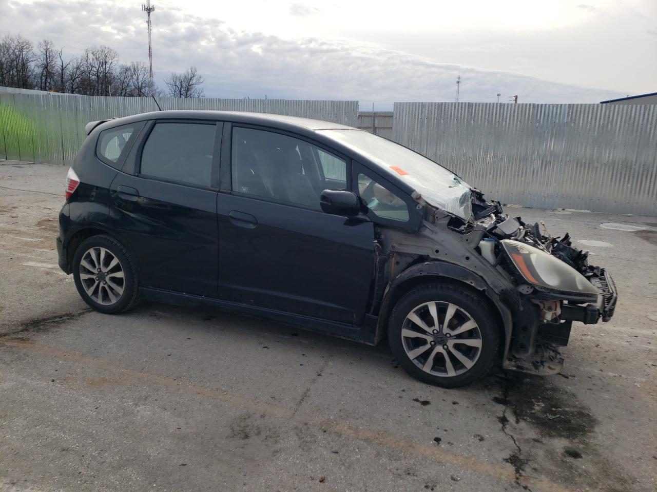 2013 Honda Fit VIN JHMGE8H58DC009921 Copart auction photo, front end damage thumbnail 4