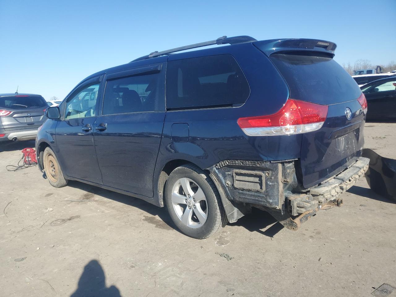 2011 Toyota Sienna VIN 5TDKK3DC4BS013682 Copart auction photo, side / rear end damage thumbnail 2